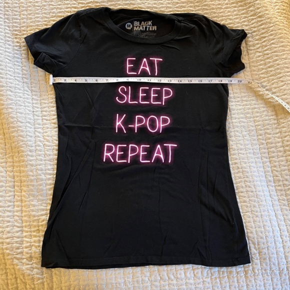Hot Topic k-pop tee juniors medium - Picture 2 of 4